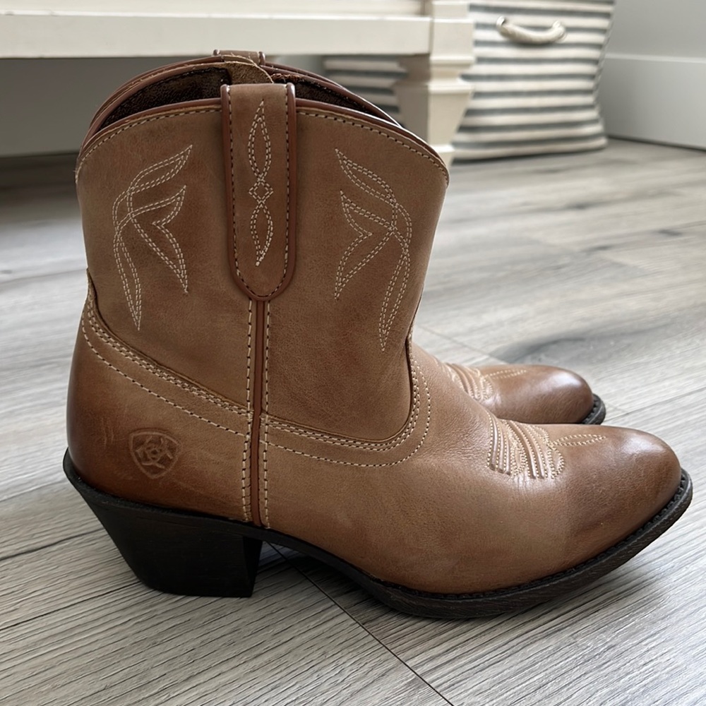 Ariat Darlin Western Boot 👢 size 6.5